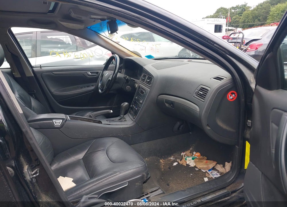 2007 VOLVO V70 2.4 VIN: YV1SW612472629456