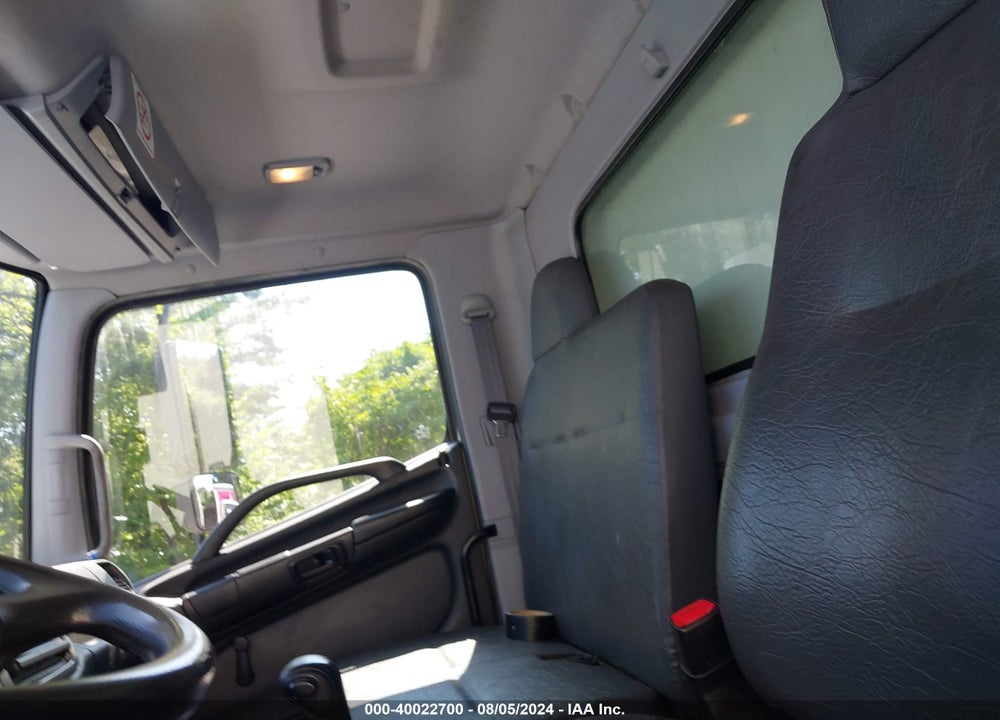 2010 HINO 258 VIN: 5PVND8JT5A4S50698