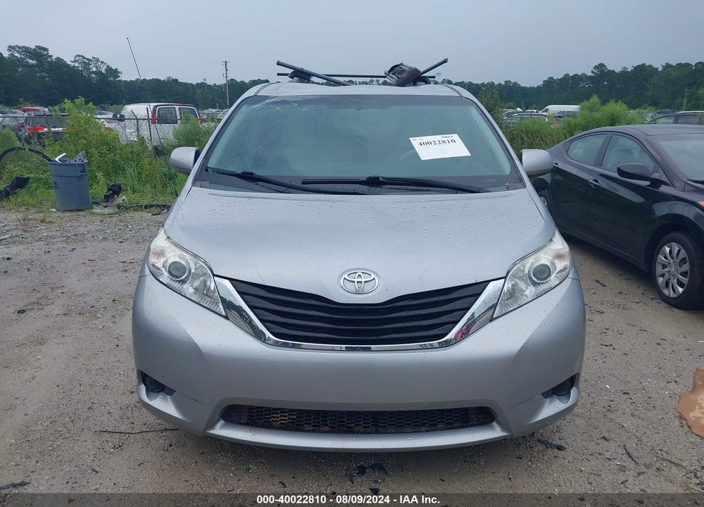 2014 TOYOTA SIENNA LE V6 7 PASSENGER AUTO ACCESS SEAT/LE V6 7 PASSENGER MOBILITY/LE V6 8 PASSENGER VIN: 5TDKK3DC8ES451917