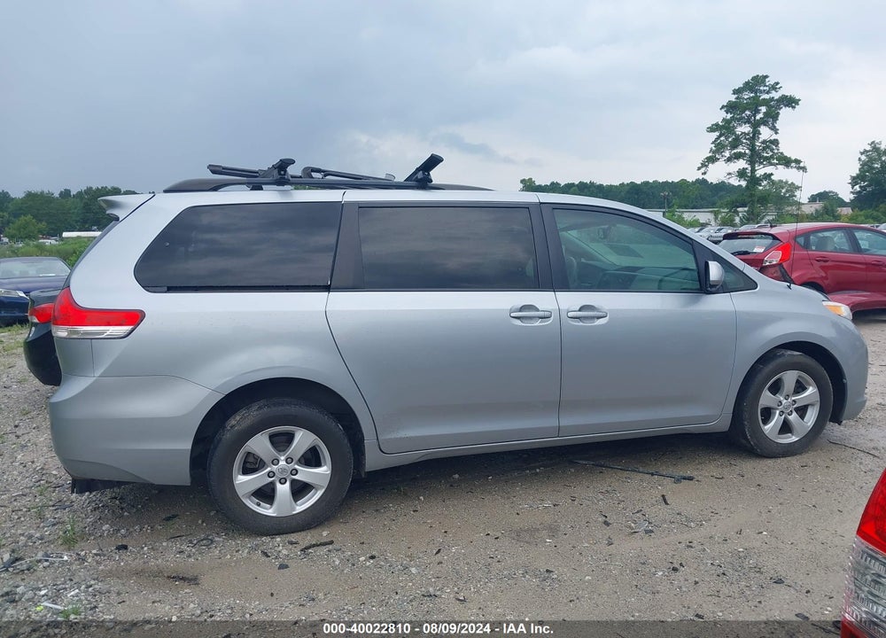 2014 TOYOTA SIENNA LE V6 7 PASSENGER AUTO ACCESS SEAT/LE V6 7 PASSENGER MOBILITY/LE V6 8 PASSENGER VIN: 5TDKK3DC8ES451917