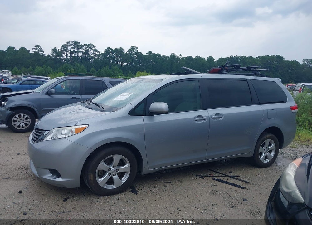 2014 TOYOTA SIENNA LE V6 7 PASSENGER AUTO ACCESS SEAT/LE V6 7 PASSENGER MOBILITY/LE V6 8 PASSENGER VIN: 5TDKK3DC8ES451917