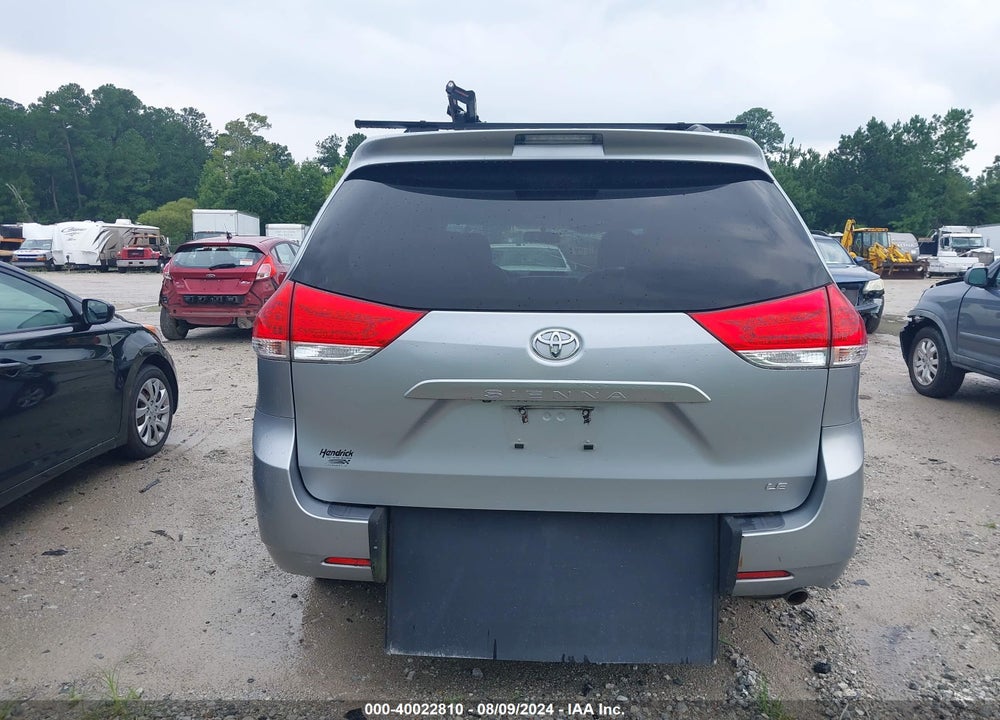 2014 TOYOTA SIENNA LE V6 7 PASSENGER AUTO ACCESS SEAT/LE V6 7 PASSENGER MOBILITY/LE V6 8 PASSENGER VIN: 5TDKK3DC8ES451917
