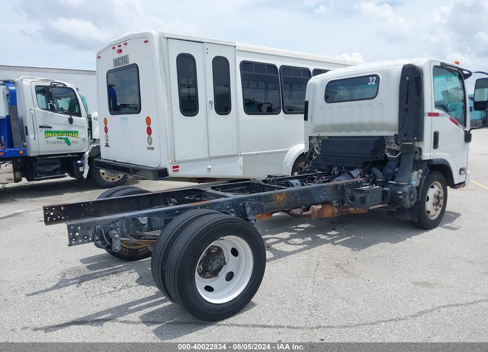 2018 ISUZU NPR HD VIN: 54DC4W1B5JS802842