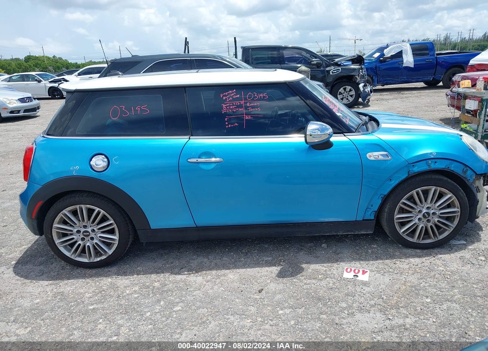 2015 MINI HARDTOP COOPER S VIN: WMWXP7C56F2A37349