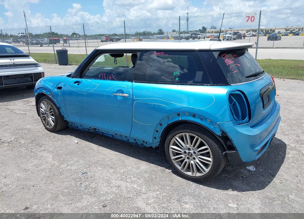 2015 MINI HARDTOP COOPER S VIN: WMWXP7C56F2A37349
