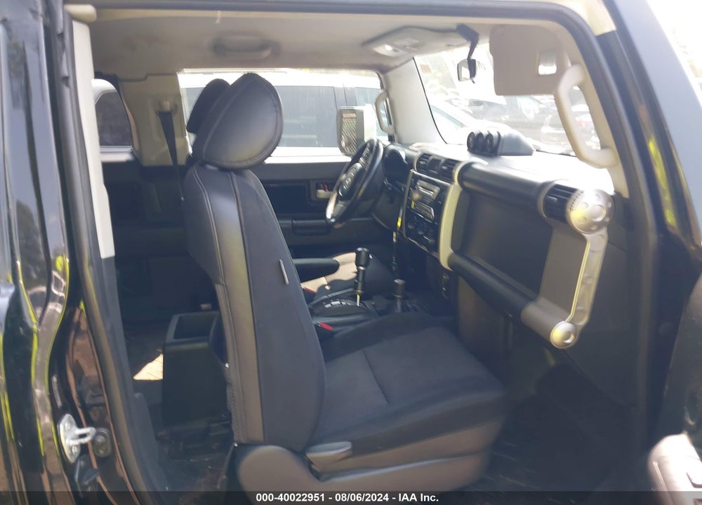 2007 TOYOTA FJ CRUISER VIN: JTEBU11FX70003094