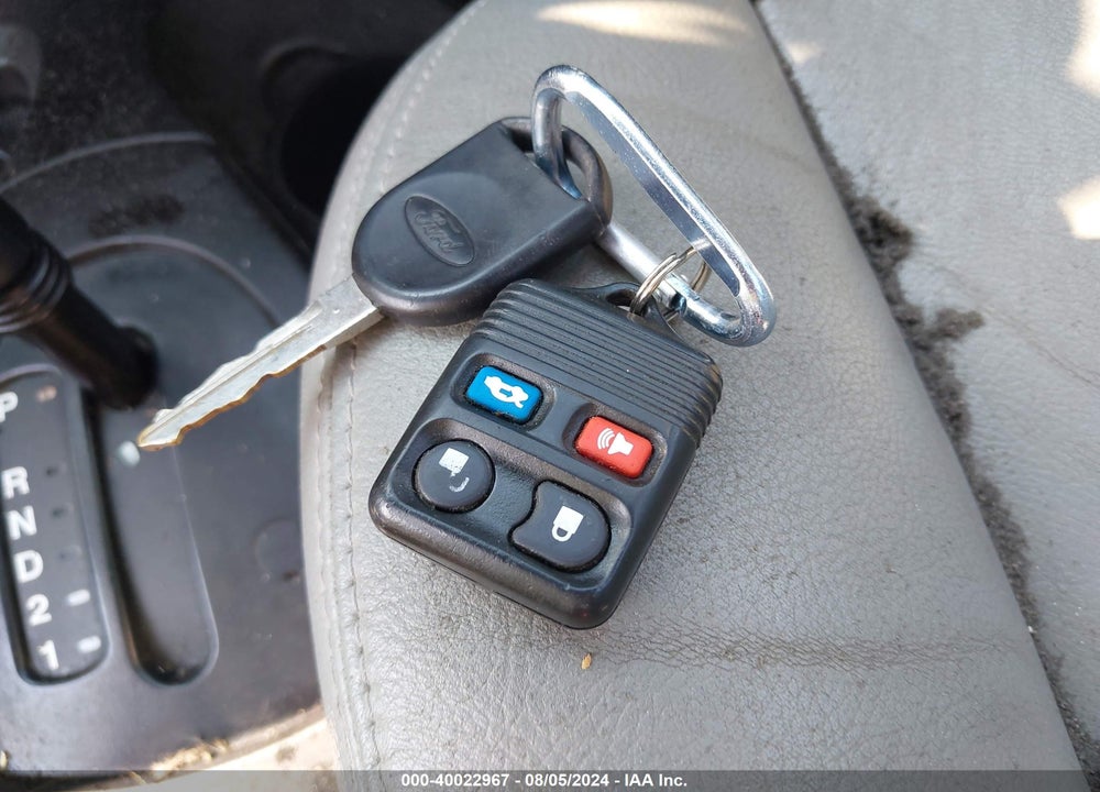 2006 FORD FOCUS ZX5 VIN: 1FAFP37N96W216384