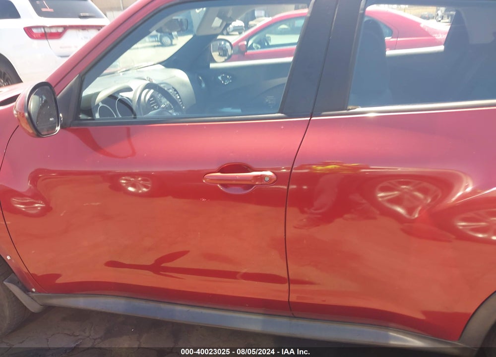 2011 NISSAN JUKE S VIN: JN8AF5MVXBT005475