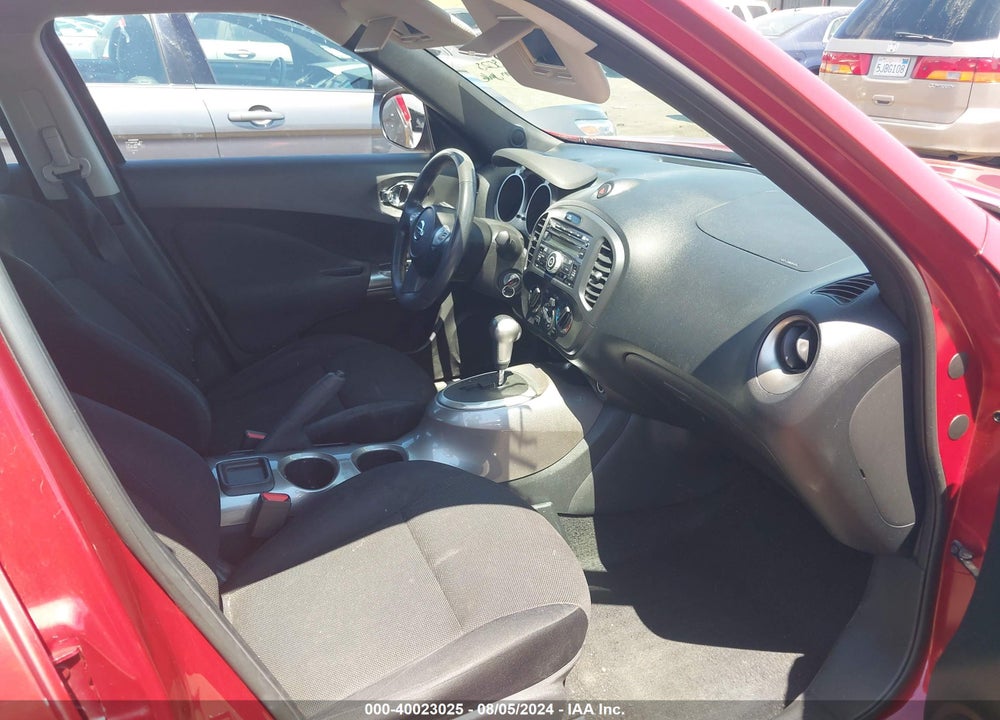 2011 NISSAN JUKE S VIN: JN8AF5MVXBT005475