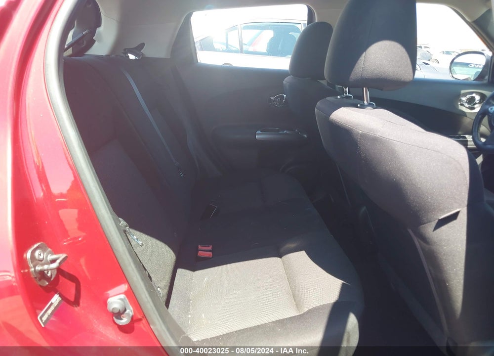 2011 NISSAN JUKE S VIN: JN8AF5MVXBT005475