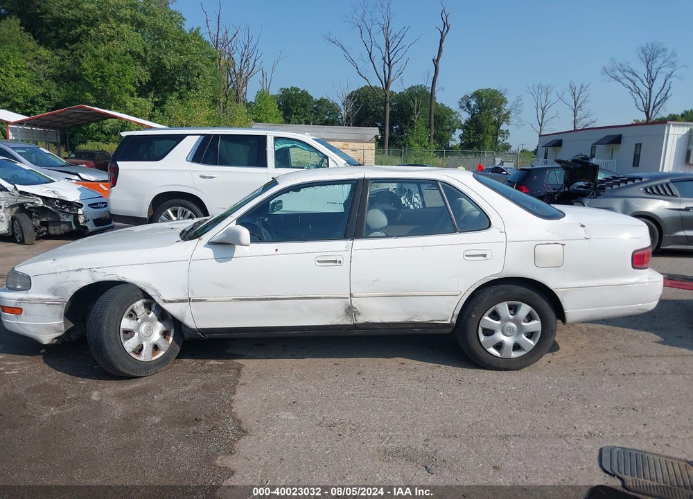 1994 TOYOTA CAMRY LE VIN: JT2SK12E4R0223472