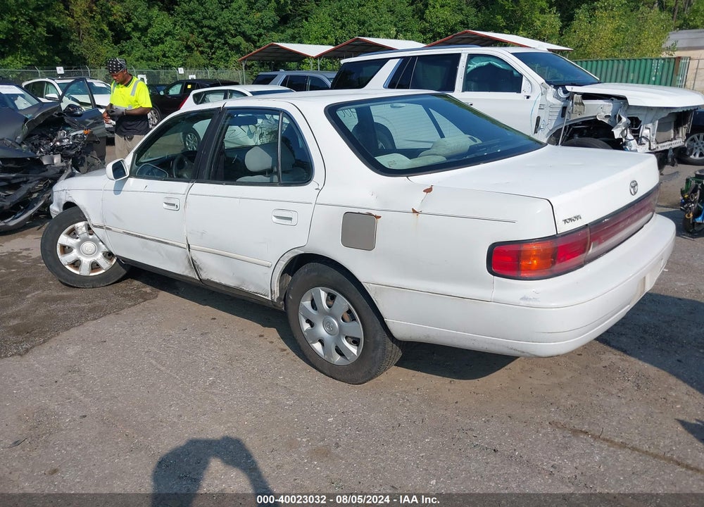 1994 TOYOTA CAMRY LE VIN: JT2SK12E4R0223472