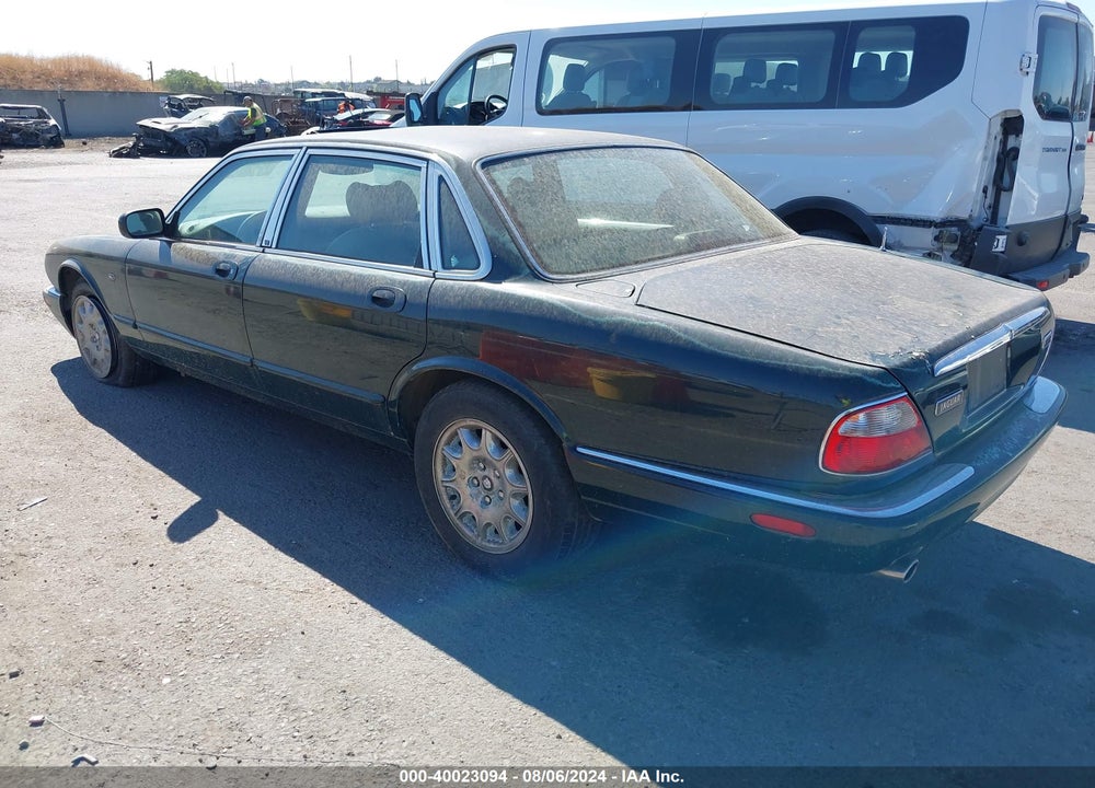 1998 JAGUAR XJ8 VIN: SAJHX1244WC812768
