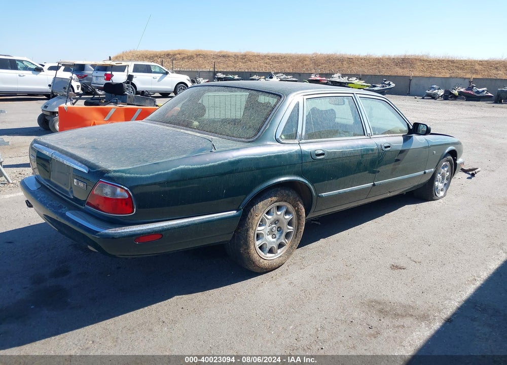1998 JAGUAR XJ8 VIN: SAJHX1244WC812768