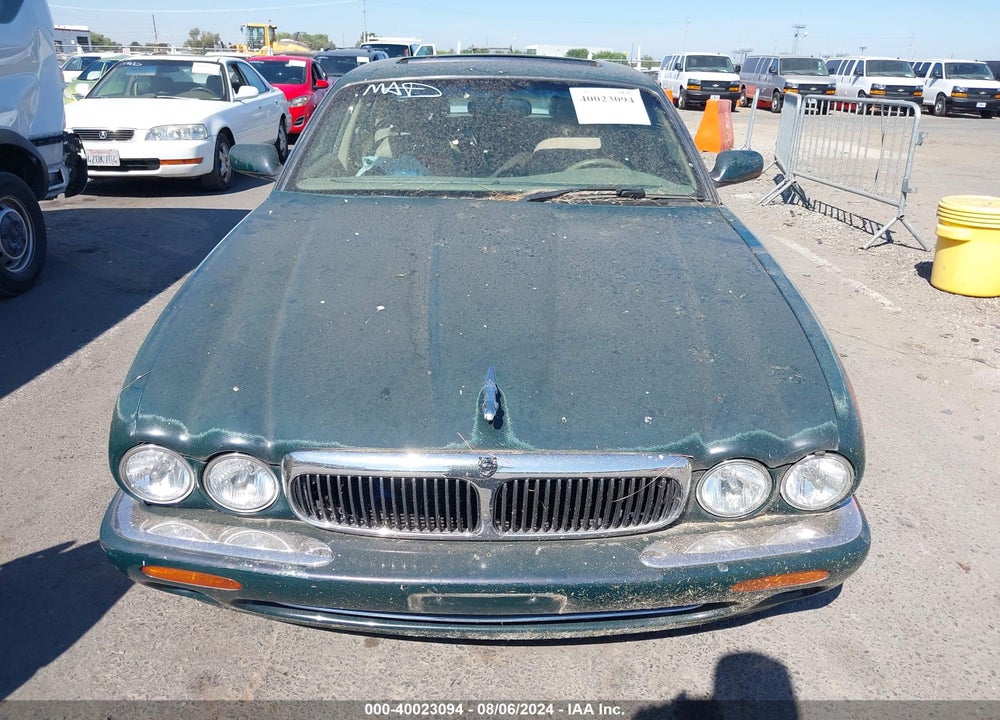 1998 JAGUAR XJ8 VIN: SAJHX1244WC812768