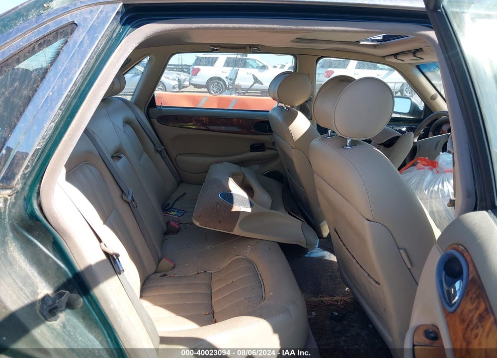 1998 JAGUAR XJ8 VIN: SAJHX1244WC812768