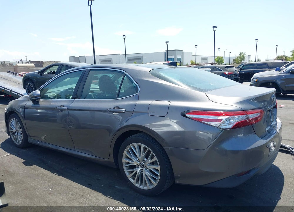 2020 TOYOTA CAMRY XLE VIN: 4T1F11AK5LU888847