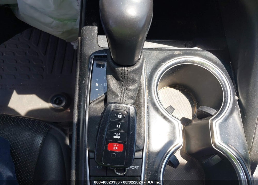 2020 TOYOTA CAMRY XLE VIN: 4T1F11AK5LU888847