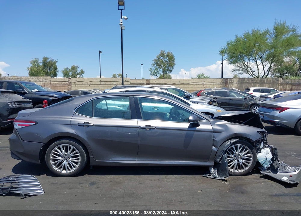 2020 TOYOTA CAMRY XLE VIN: 4T1F11AK5LU888847