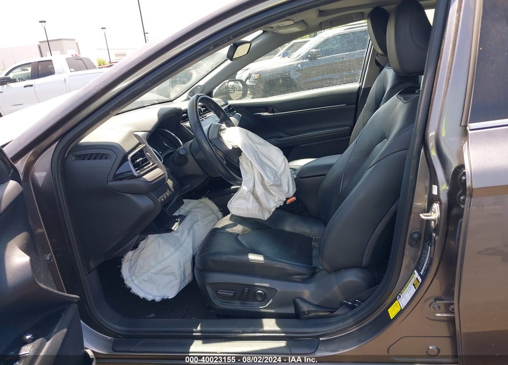 2020 TOYOTA CAMRY XLE VIN: 4T1F11AK5LU888847