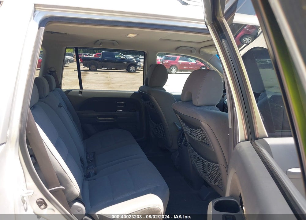 2007 HONDA PILOT EX VIN: 2HKYF18427H538615