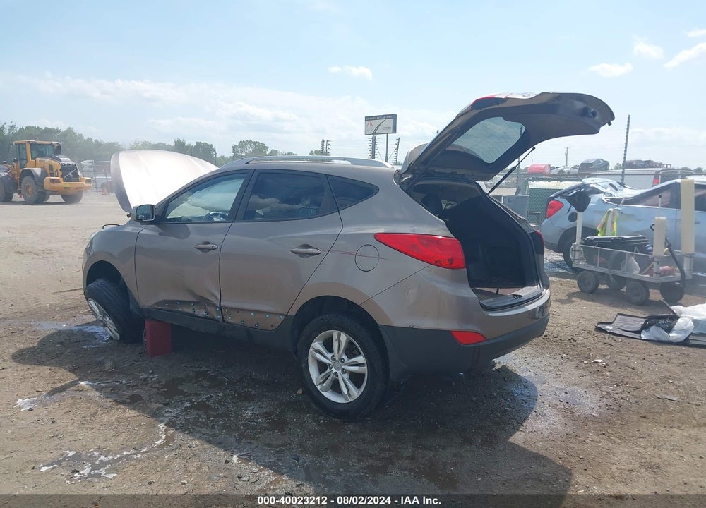 2011 HYUNDAI TUCSON GLS VIN: KM8JU3AC8BU147077