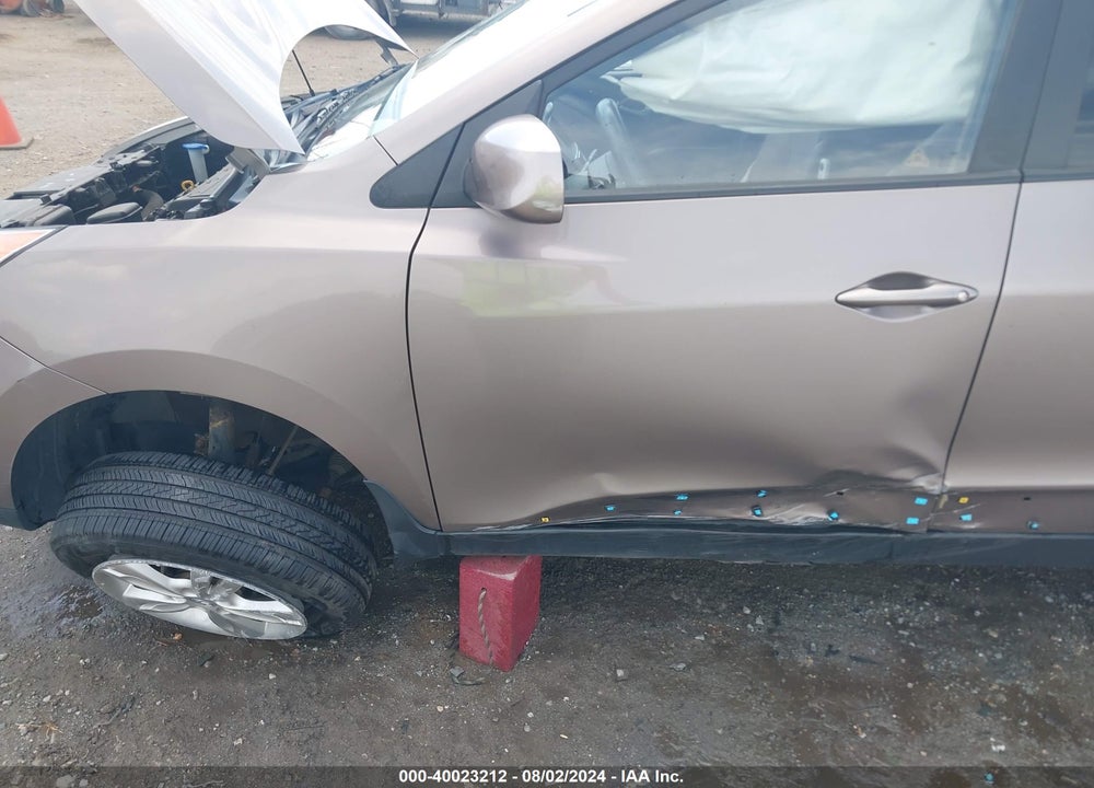 2011 HYUNDAI TUCSON GLS VIN: KM8JU3AC8BU147077