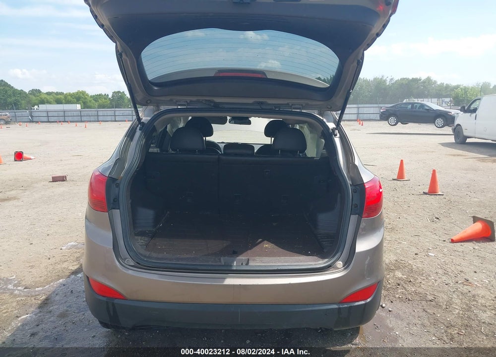 2011 HYUNDAI TUCSON GLS VIN: KM8JU3AC8BU147077
