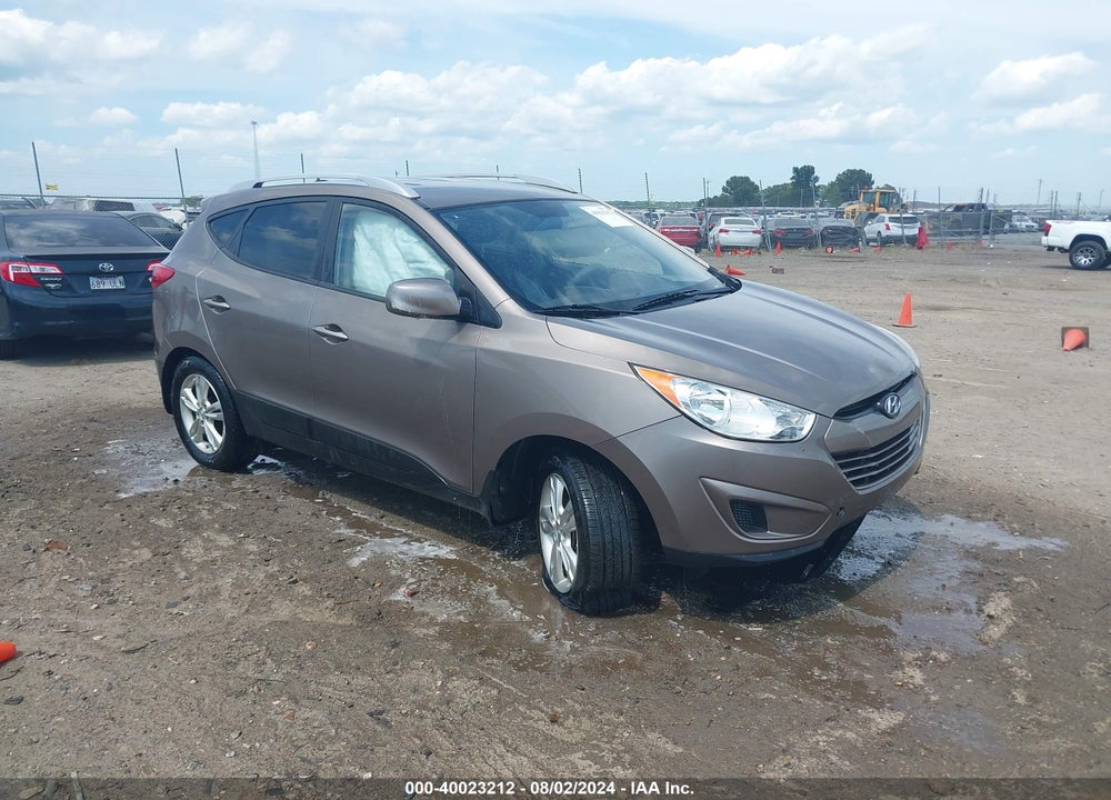 2011 HYUNDAI TUCSON GLS VIN: KM8JU3AC8BU147077