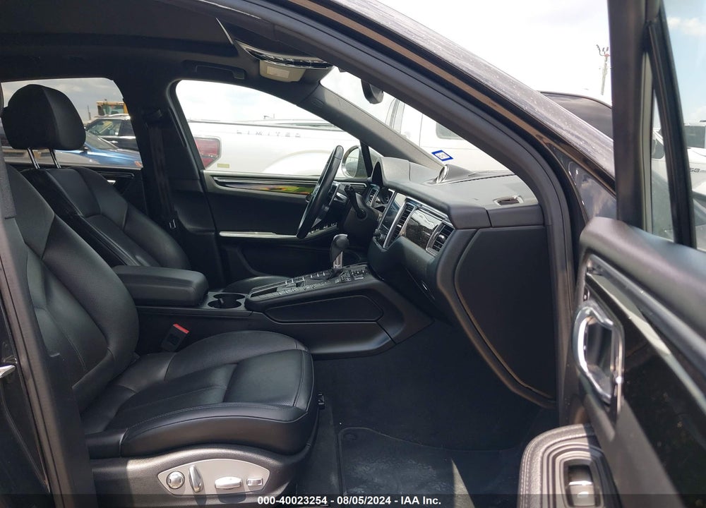 2018 PORSCHE MACAN VIN: WP1AA2A50JLB07913