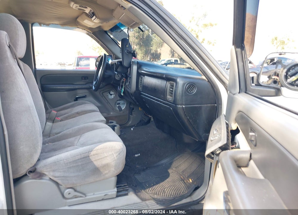 2003 CHEVROLET TAHOE LS VIN: 1GNEC13V53R135461