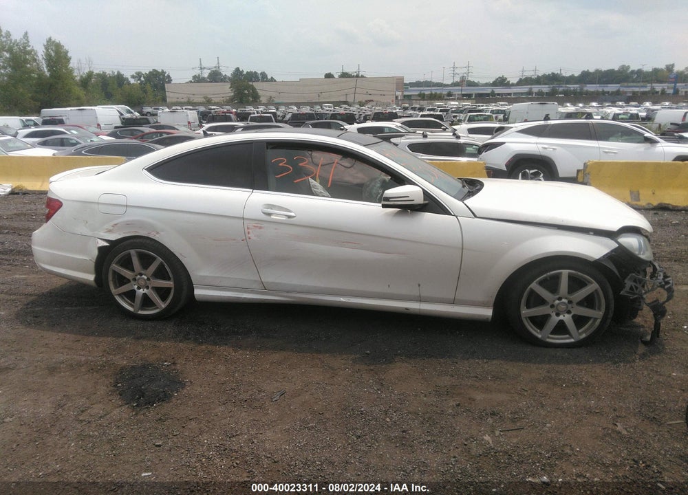 2013 MERCEDES-BENZ C 350 SPORT 4MATIC VIN: WDDGJ8JB9DG108775