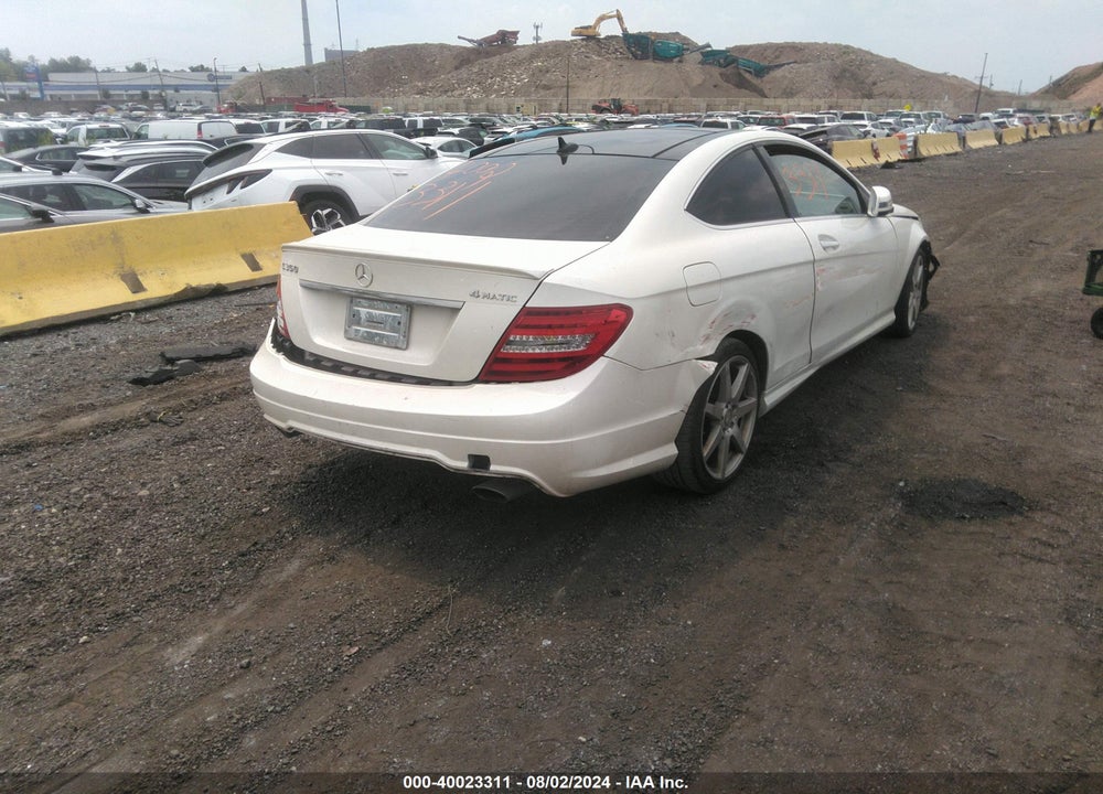 2013 MERCEDES-BENZ C 350 SPORT 4MATIC VIN: WDDGJ8JB9DG108775