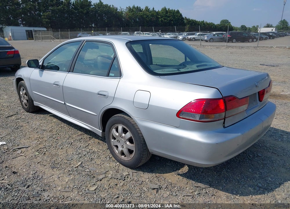 2001 HONDA ACCORD 2.3 EX VIN: 1HGCG66881A026755