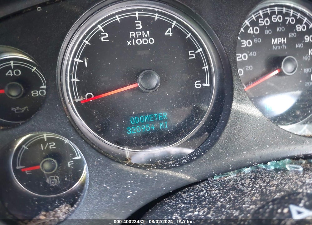 2012 CHEVROLET SUBURBAN 1500 LT VIN: 1GNSCJE04CR196613