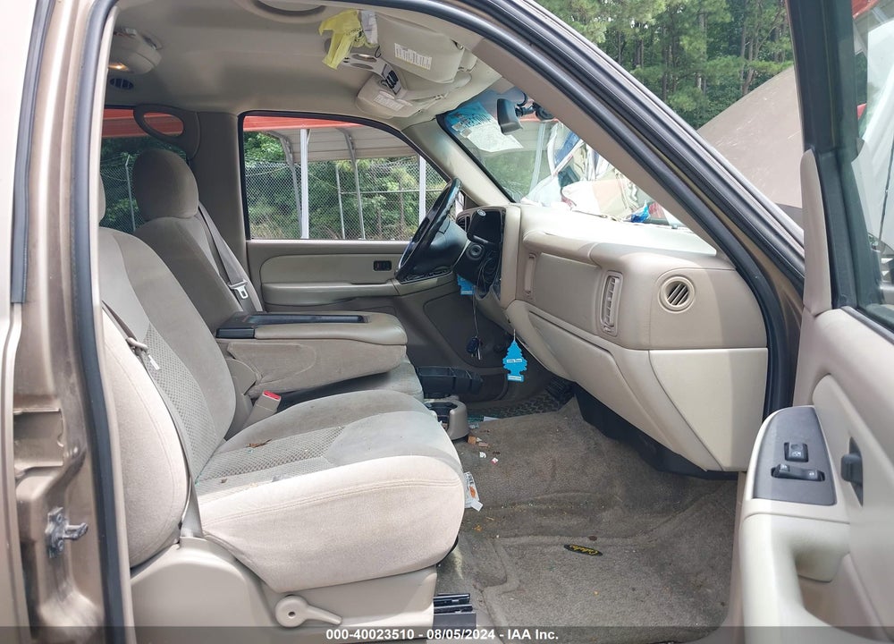 2003 CHEVROLET TAHOE LS VIN: 1GNEC13V33R209184