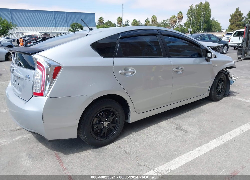 2014 TOYOTA PRIUS VIN: JTDKN3DU2E1747108