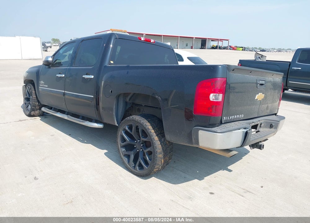 2013 CHEVROLET SILVERADO 1500 LT VIN: 3GCPCSE05DG333676