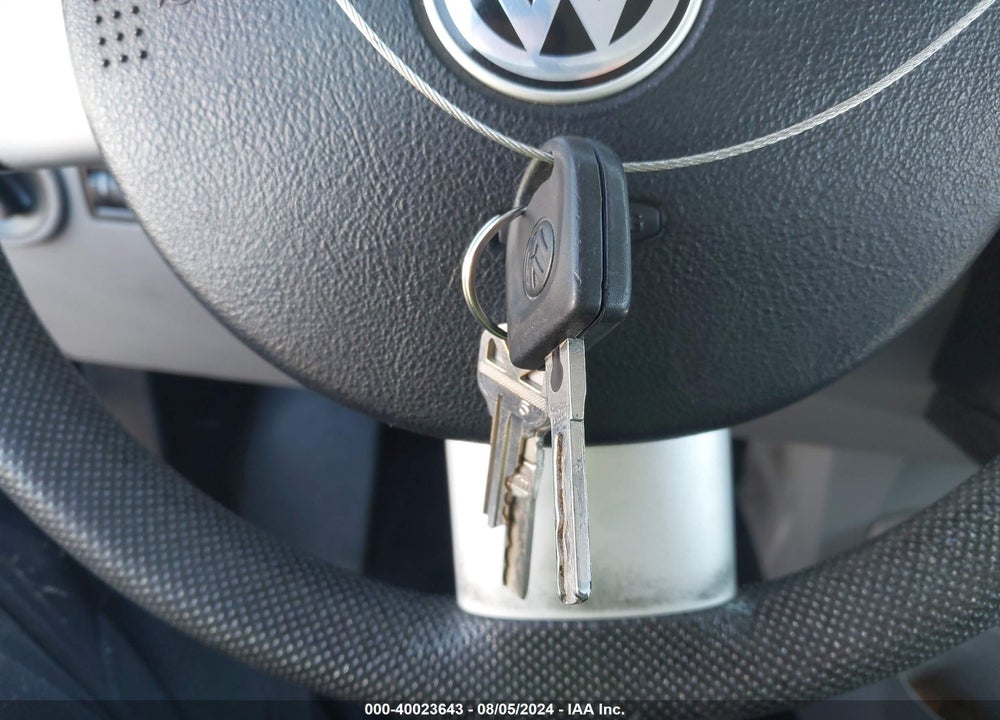 2001 VOLKSWAGEN NEW BEETLE GL VIN: 3VWBT21C31M403129