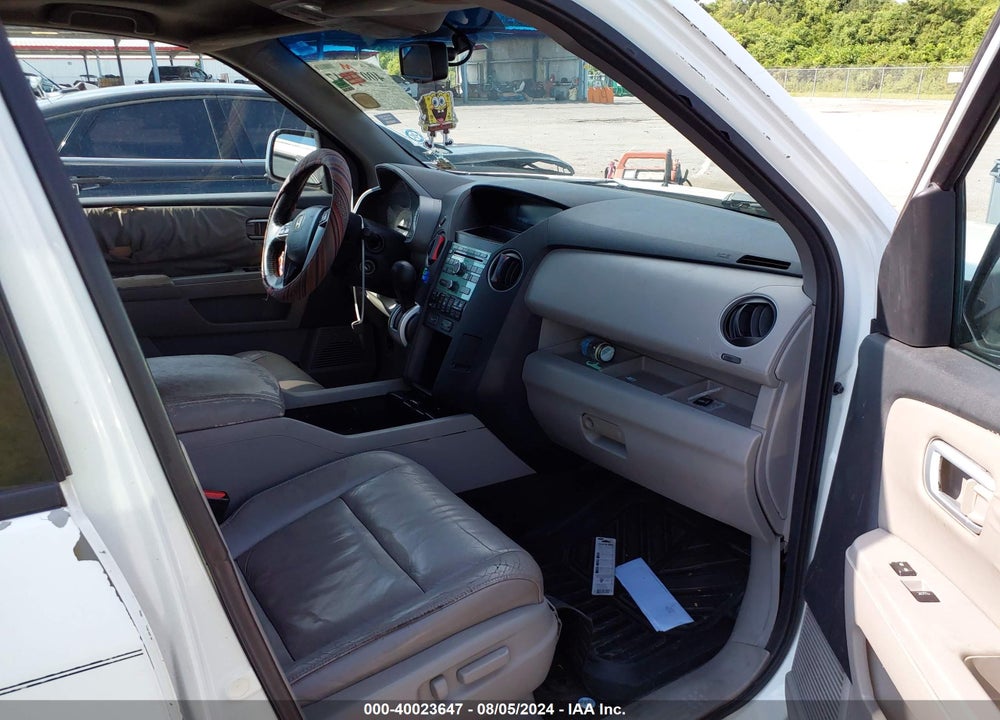 2011 HONDA PILOT EX-L VIN: 5FNYF3H5XBB016861