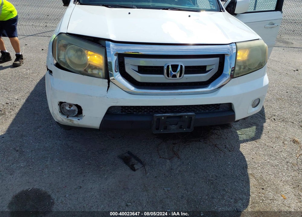 2011 HONDA PILOT EX-L VIN: 5FNYF3H5XBB016861