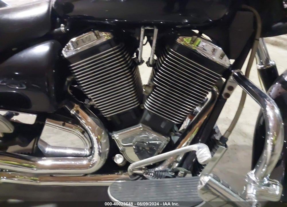 2001 VICTORY MOTORCYCLES V92 C VICTORY VIN: 5VPCB15D213000723