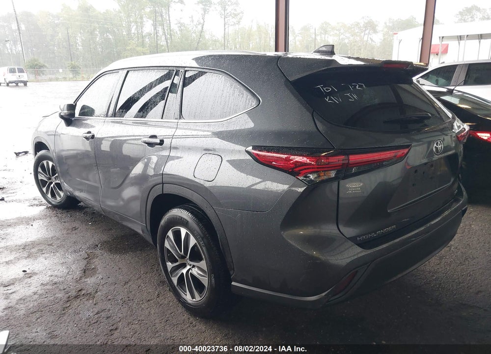 2022 TOYOTA HIGHLANDER XLE VIN: 5TDGZRAH8NS547972