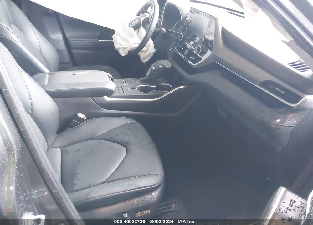 2022 TOYOTA HIGHLANDER XLE VIN: 5TDGZRAH8NS547972
