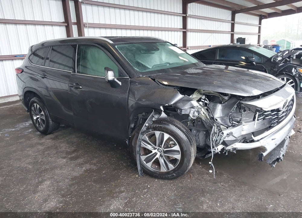 2022 TOYOTA HIGHLANDER XLE VIN: 5TDGZRAH8NS547972