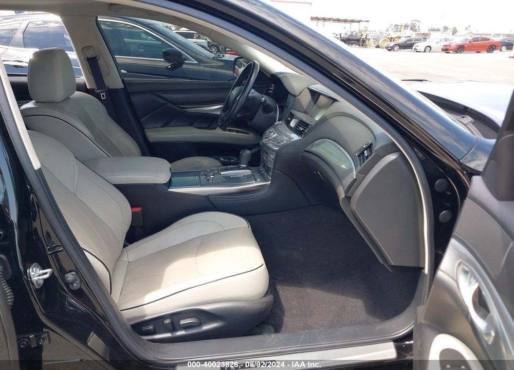 2017 INFINITI Q70L 3.7 VIN: JN1BY1PP7HM170258