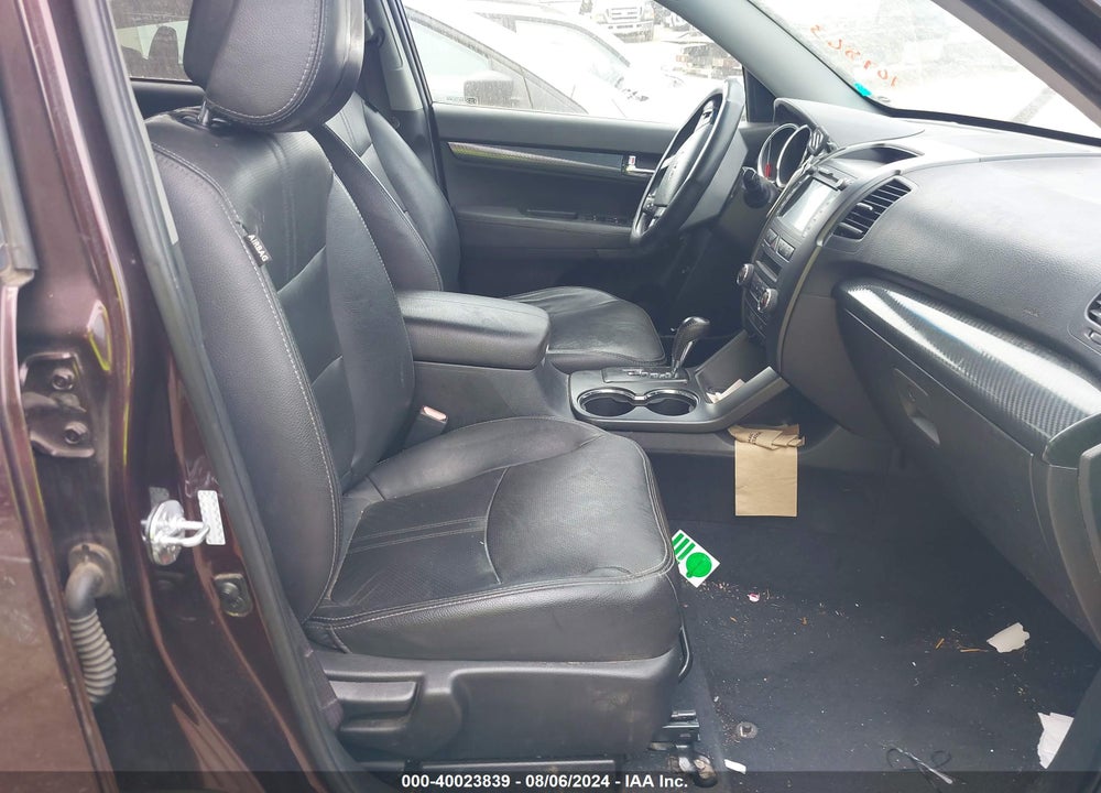 2011 KIA SORENTO SX V6 VIN: 5XYKW4A23BG107863