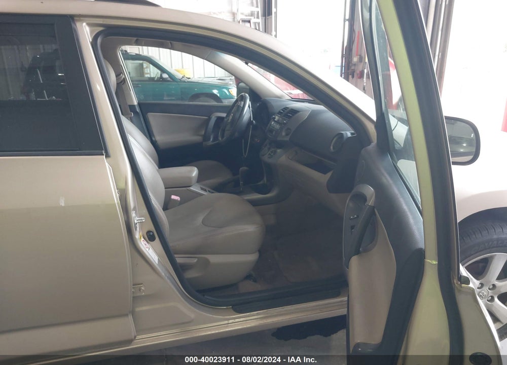 2008 TOYOTA RAV4 LIMITED VIN: JTMZD31V586054135