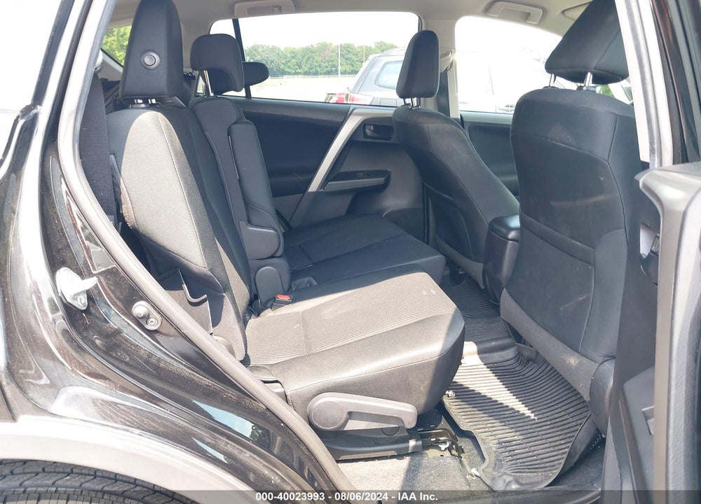 2018 TOYOTA RAV4 LE VIN: 2T3BFREV0JW718452