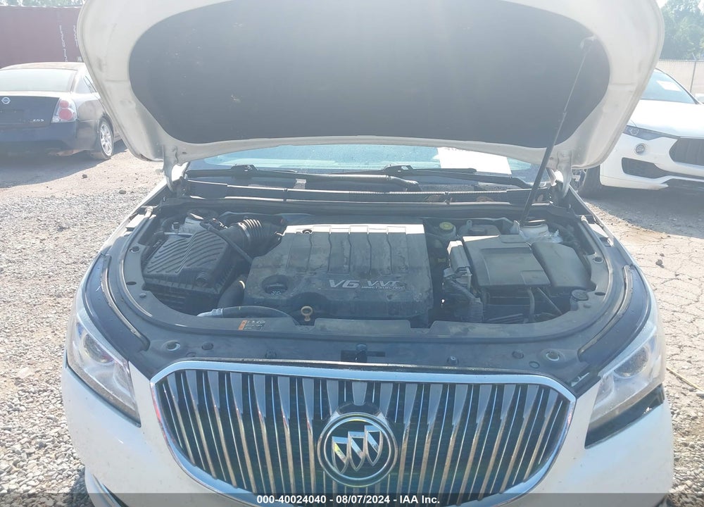 2015 LACROSSE BUICK  LEATHER VIN: 1G4GB5G38FF291161
